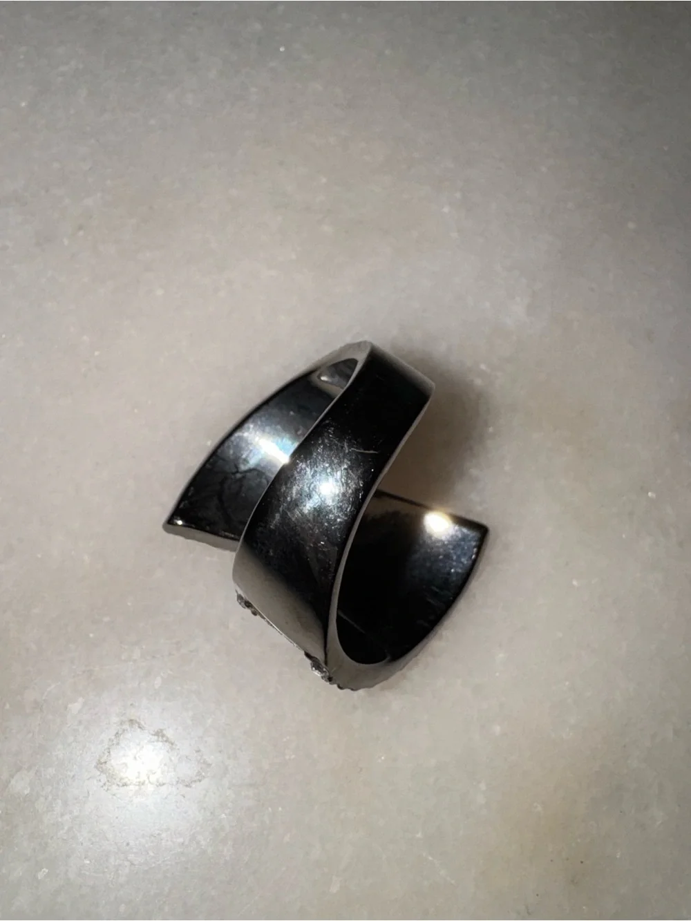 Glitter & stone wrap hematite ring